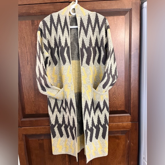 The perfect long cardigan. - Picture 3 of 7